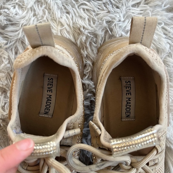 Maxima tennis shoes - Picture 3 of 3